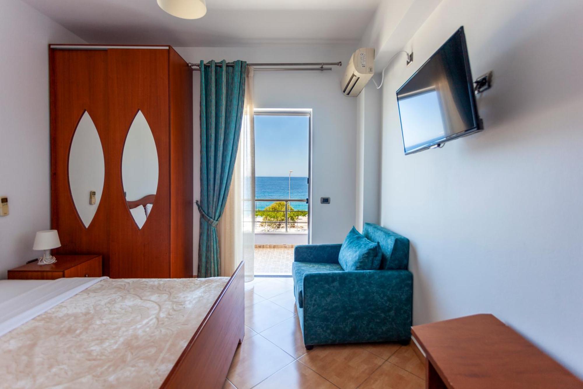 Dhima Hotel Himarë Exterior foto