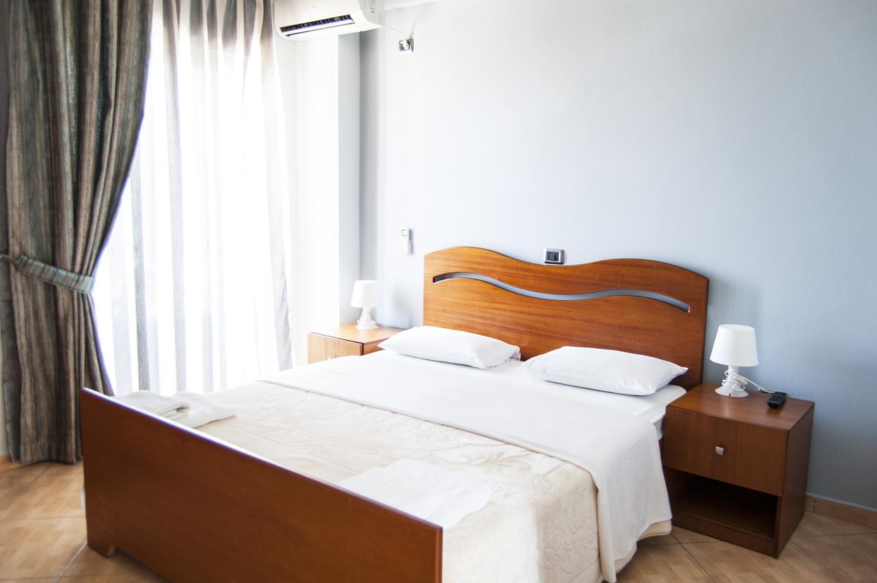 Dhima Hotel Himarë Exterior foto