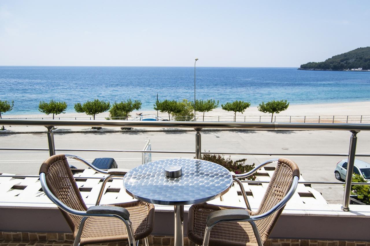 Dhima Hotel Himarë Exterior foto